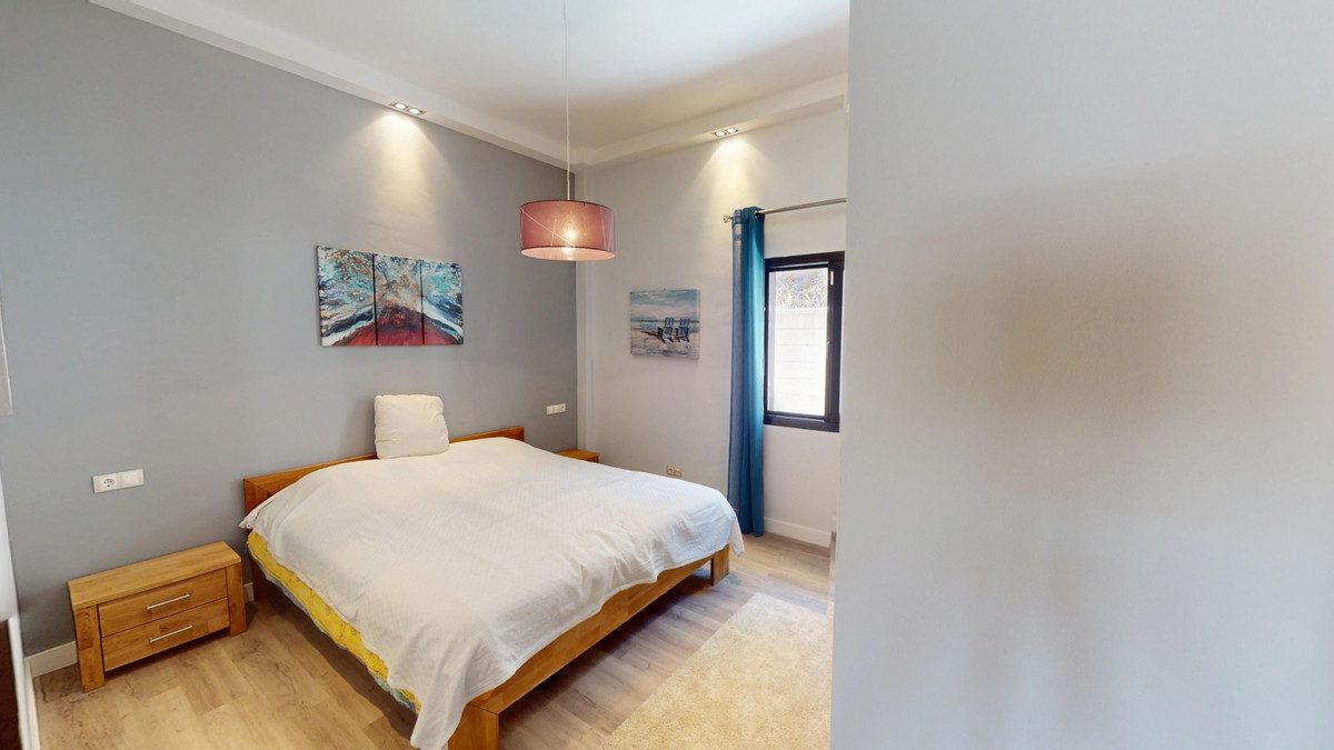 Se vende Villa - Chalet de 4 dormitorios en Costa Del Sol East, Málaga, España