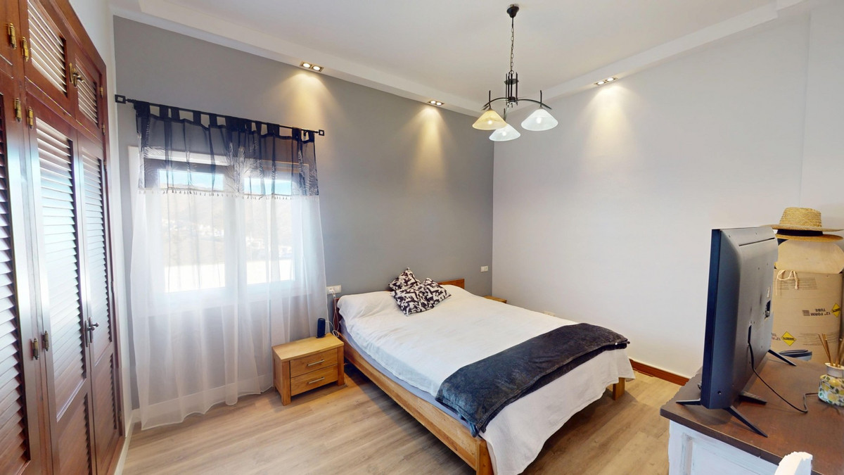 Se vende Villa - Chalet de 4 dormitorios en Costa Del Sol East, Málaga, España