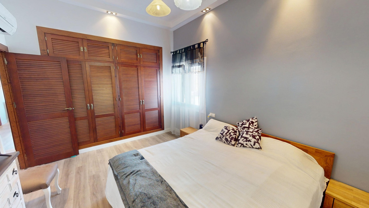 Se vende Villa - Chalet de 4 dormitorios en Costa Del Sol East, Málaga, España