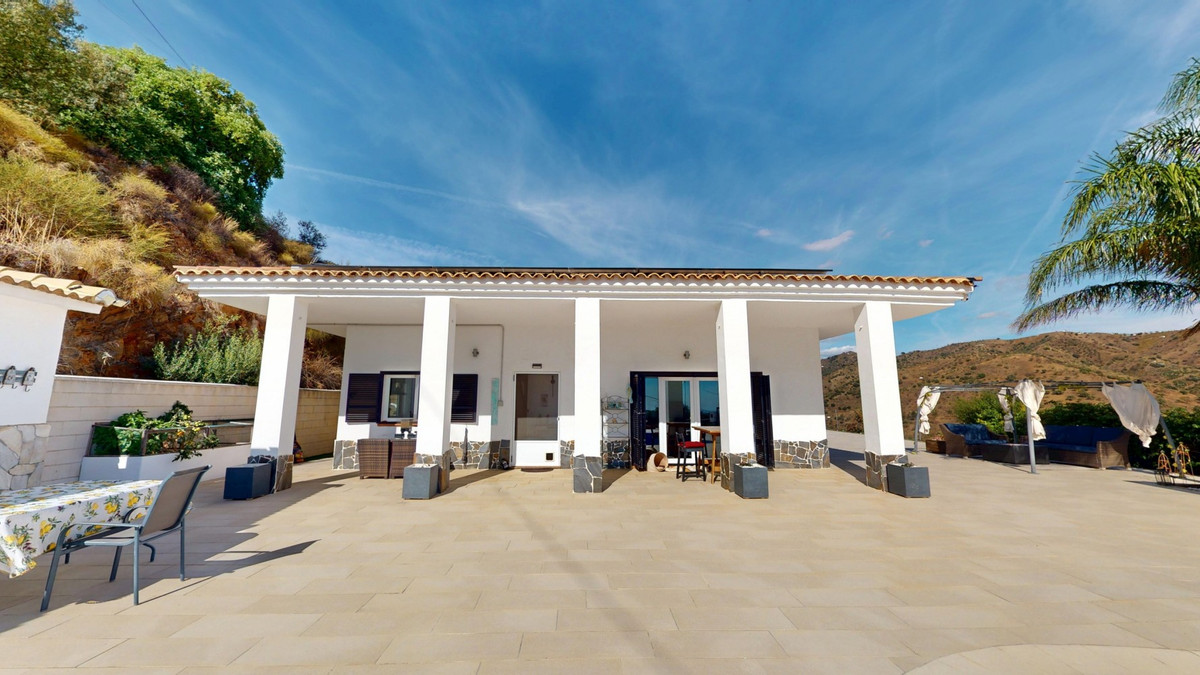 Se vende Villa - Chalet de 4 dormitorios en Costa Del Sol East, Málaga, España