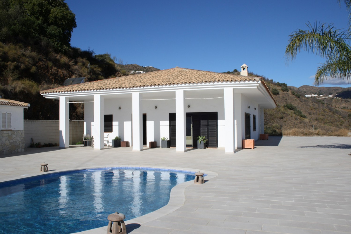 Se vende Villa - Chalet de 4 dormitorios en Costa Del Sol East, Málaga, España