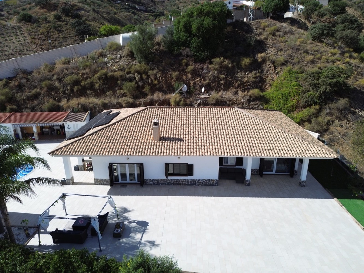 Se vende Villa - Chalet de 4 dormitorios en Costa Del Sol East, Málaga, España