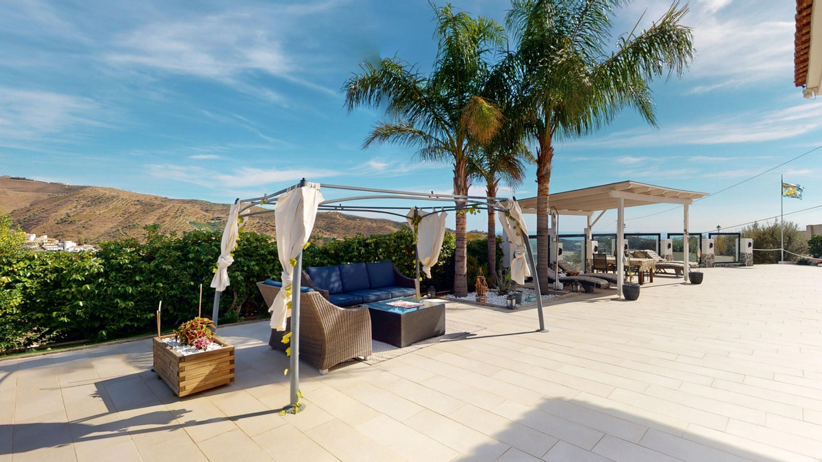 Se vende Villa - Chalet de 4 dormitorios en Costa Del Sol East, Málaga, España