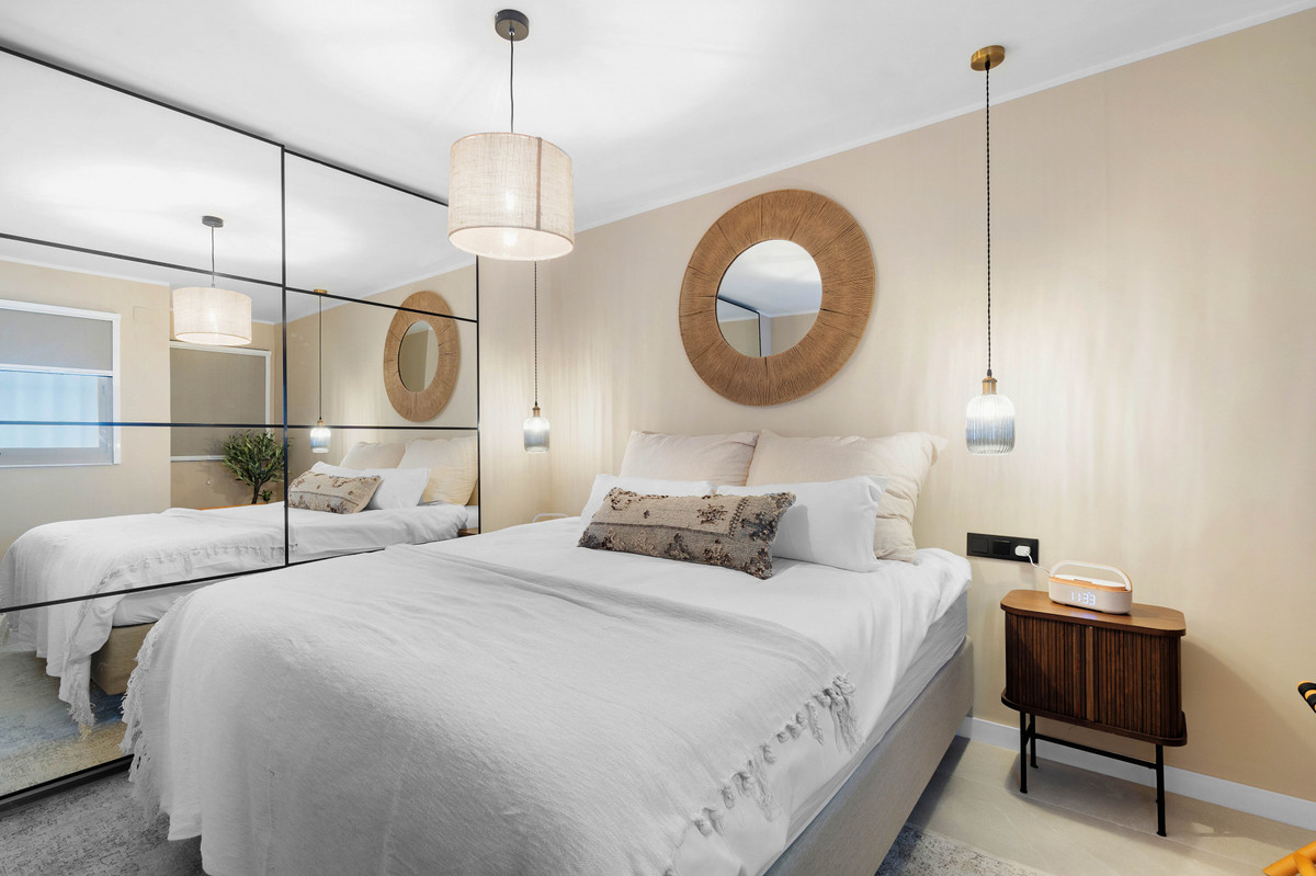 4 Bed Apartment for sale in Nueva Andalucía Costa Del Sol, Málaga, Spain