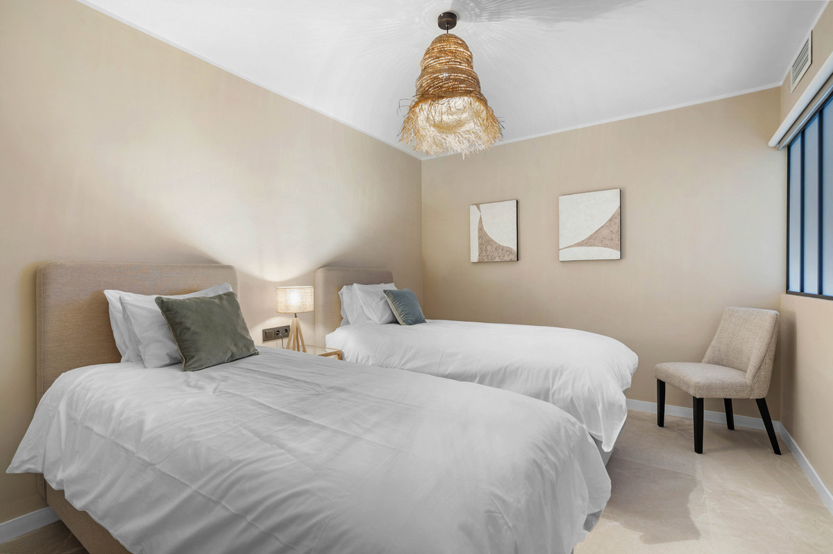 4 Bed Apartment for sale in Nueva Andalucía Costa Del Sol, Málaga, Spain