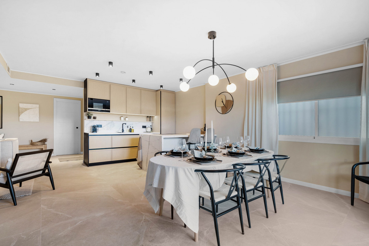 4 Bed Apartment for sale in Nueva Andalucía Costa Del Sol, Málaga, Spain