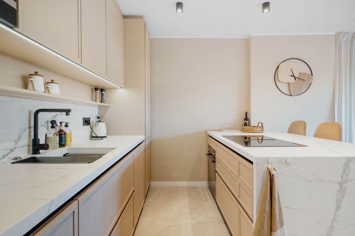 4 Bed Apartment for sale in Nueva Andalucía Costa Del Sol, Málaga, Spain