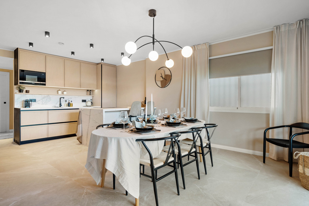 4 Bed Apartment for sale in Nueva Andalucía Costa Del Sol, Málaga, Spain