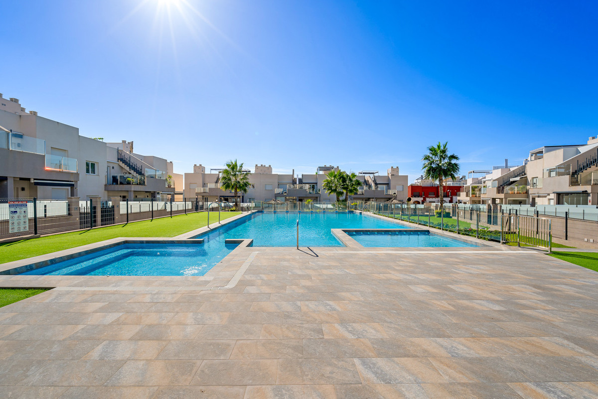 2 Bed Townhouse for sale in Torrevieja Costa Blanca, Alicante, Spain