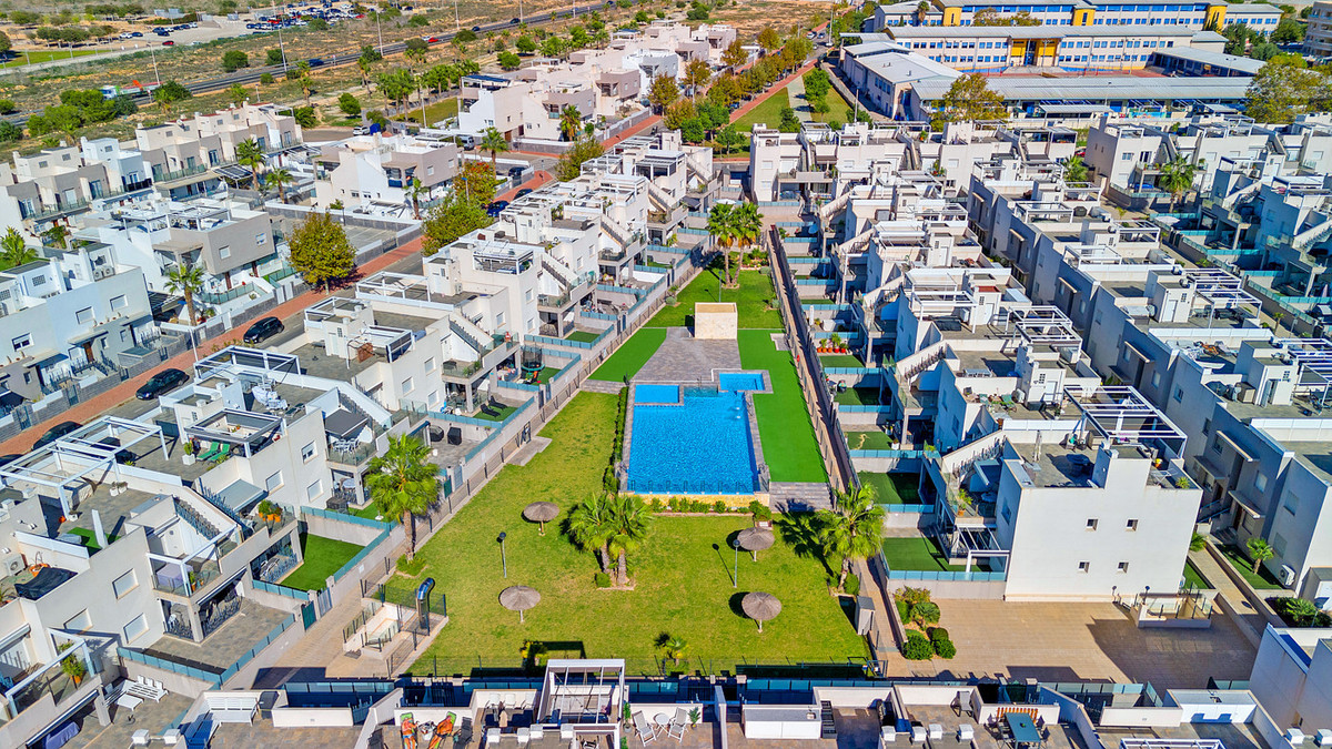 2 Bed Townhouse for sale in Torrevieja Costa Blanca, Alicante, Spain