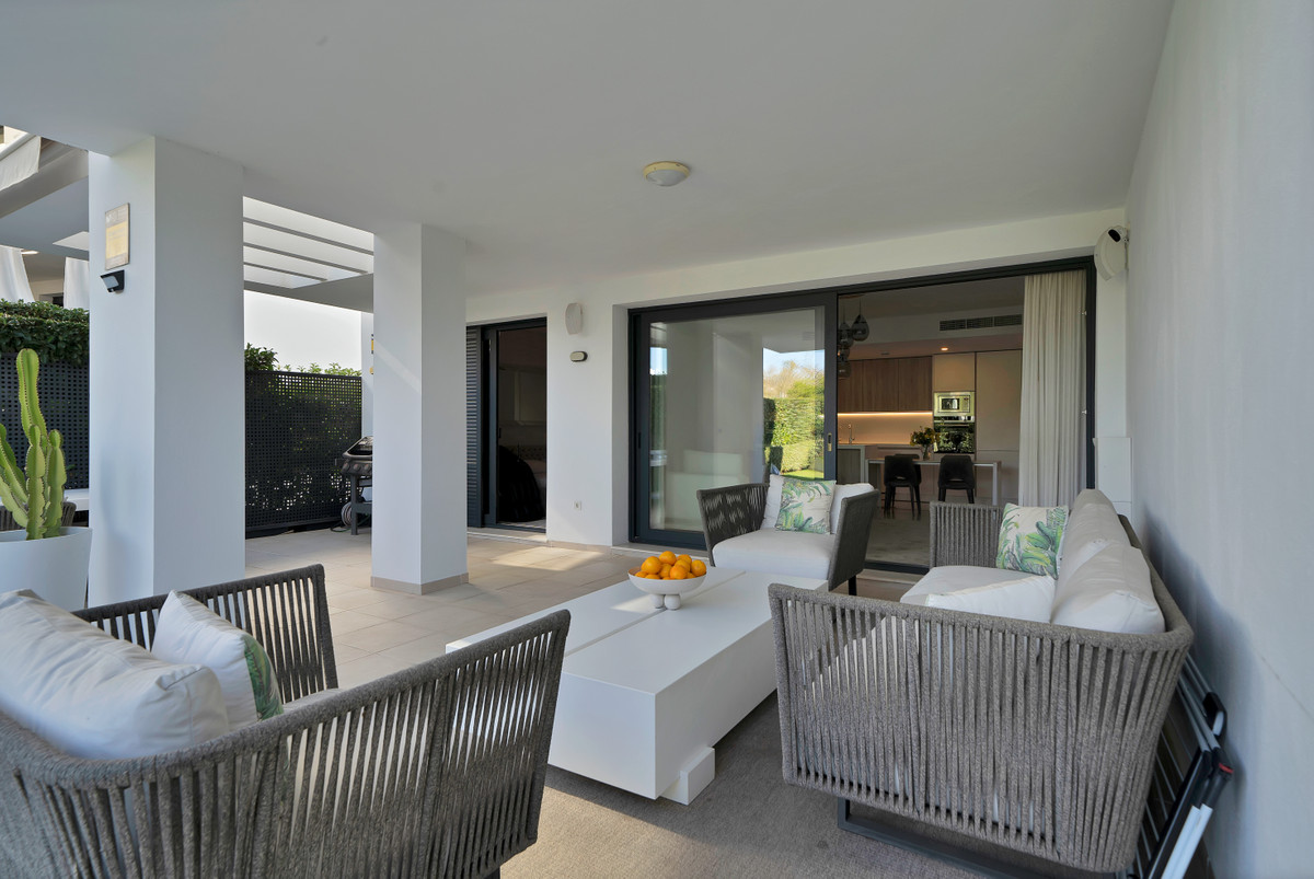 3 Bed Apartment for sale in Estepona Costa Del Sol, Málaga, Spain
