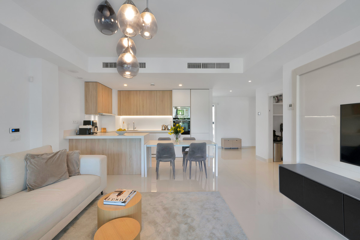 3 Bed Apartment for sale in Estepona Costa Del Sol, Málaga, Spain