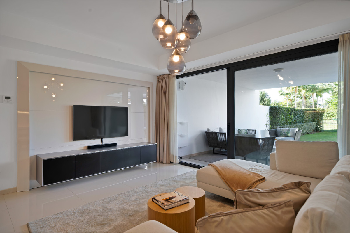 3 Bed Apartment for sale in Estepona Costa Del Sol, Málaga, Spain