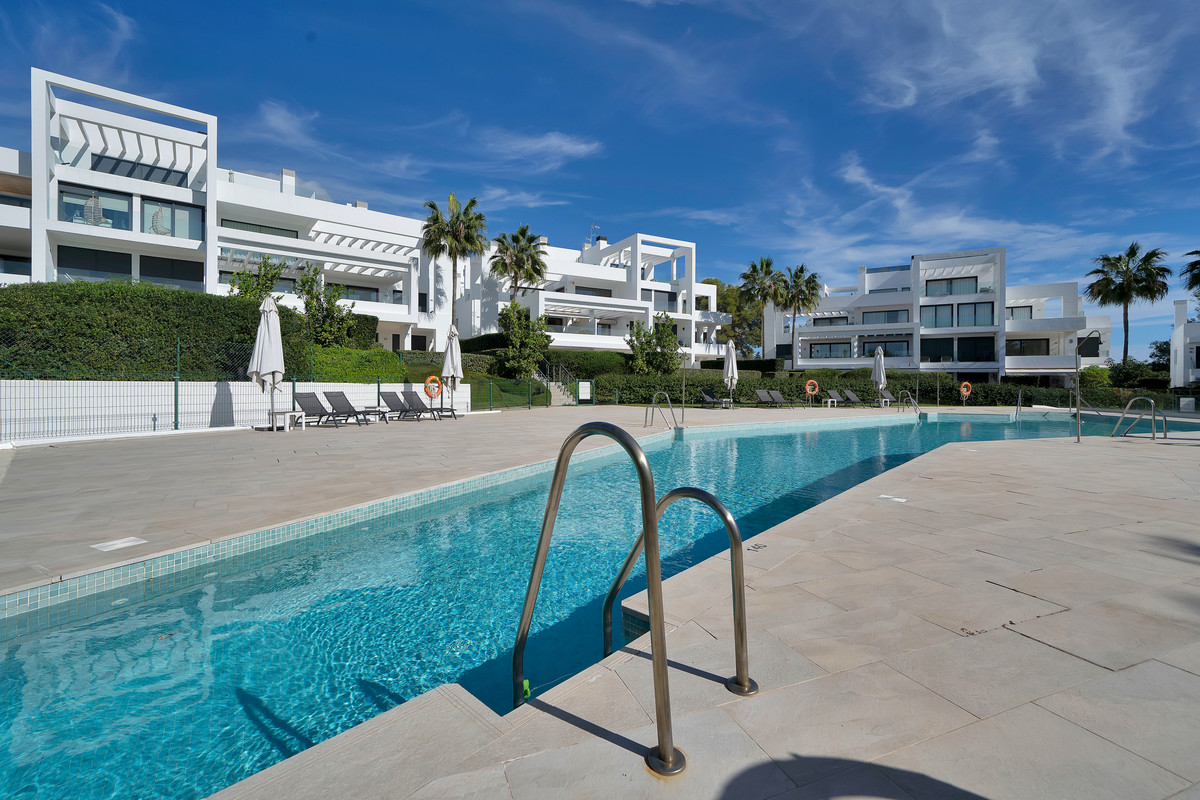 3 Bed Apartment for sale in Estepona Costa Del Sol, Málaga, Spain
