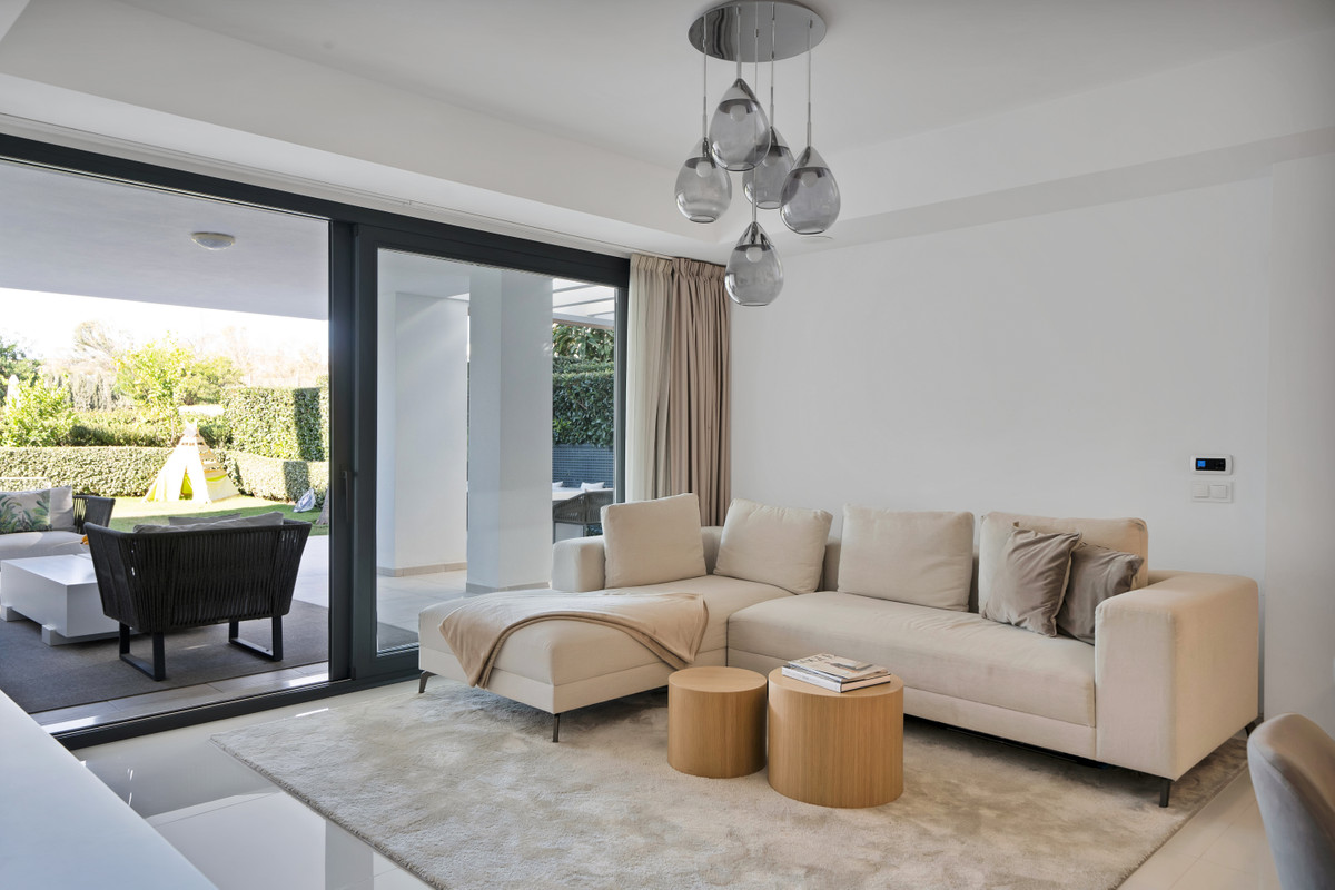 3 Bed Apartment for sale in Estepona Costa Del Sol, Málaga, Spain