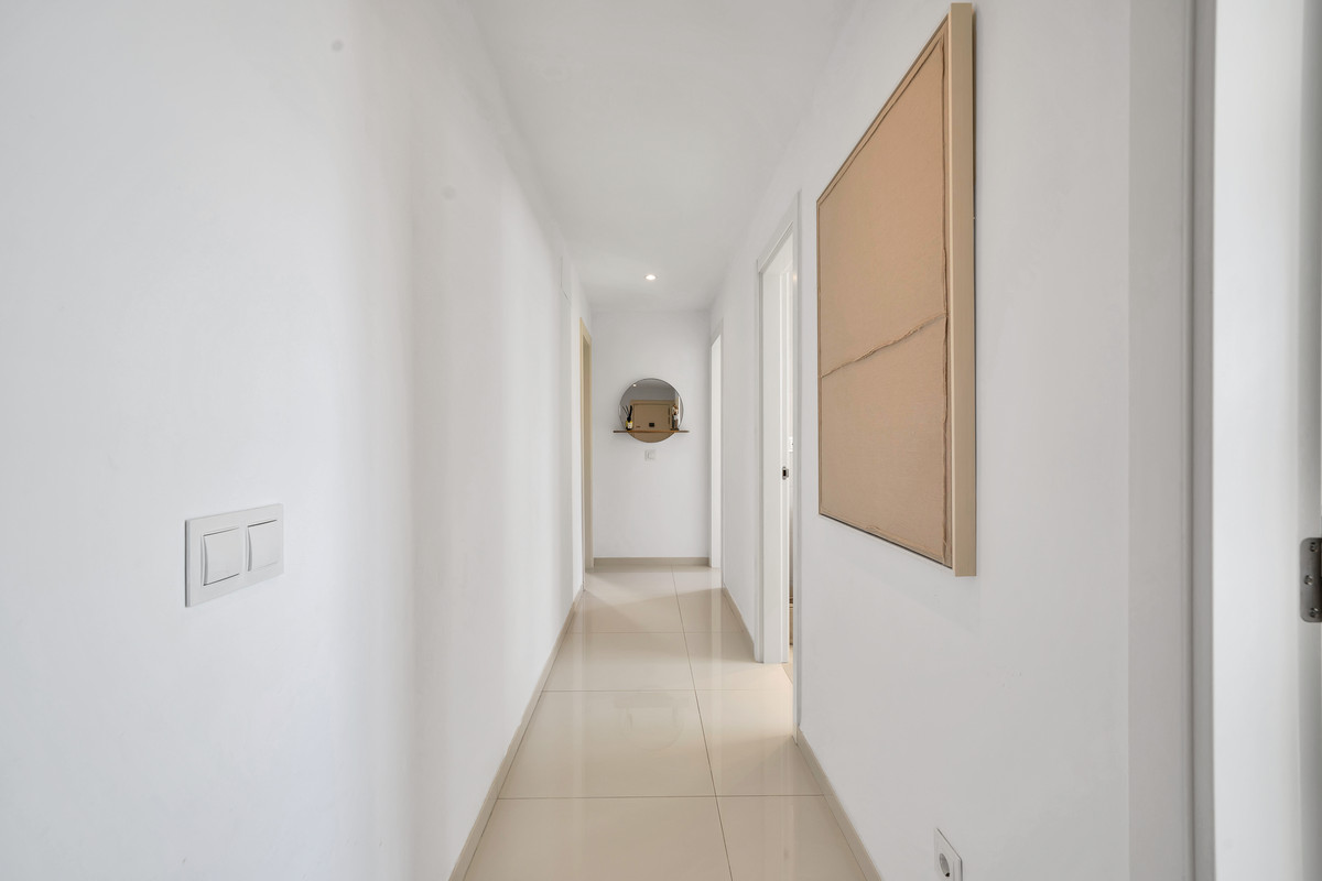 3 Bed Apartment for sale in Estepona Costa Del Sol, Málaga, Spain