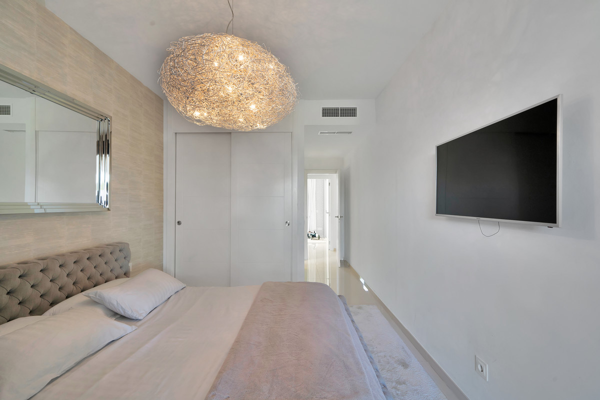 3 Bed Apartment for sale in Estepona Costa Del Sol, Málaga, Spain