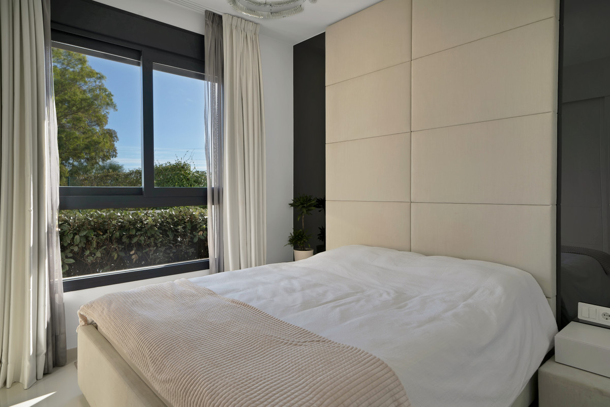 3 Bed Apartment for sale in Estepona Costa Del Sol, Málaga, Spain