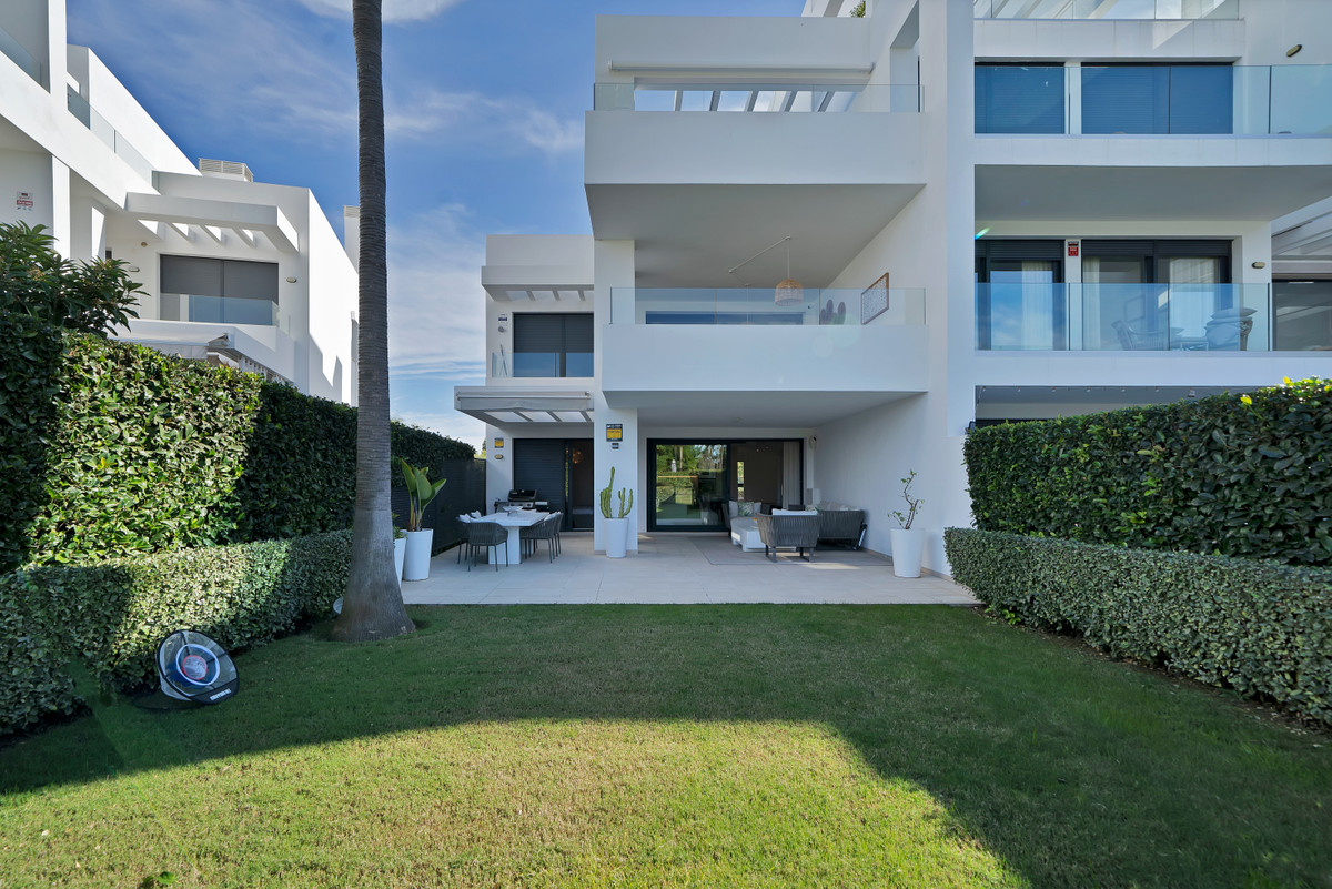 3 Bed Apartment for sale in Estepona Costa Del Sol, Málaga, Spain