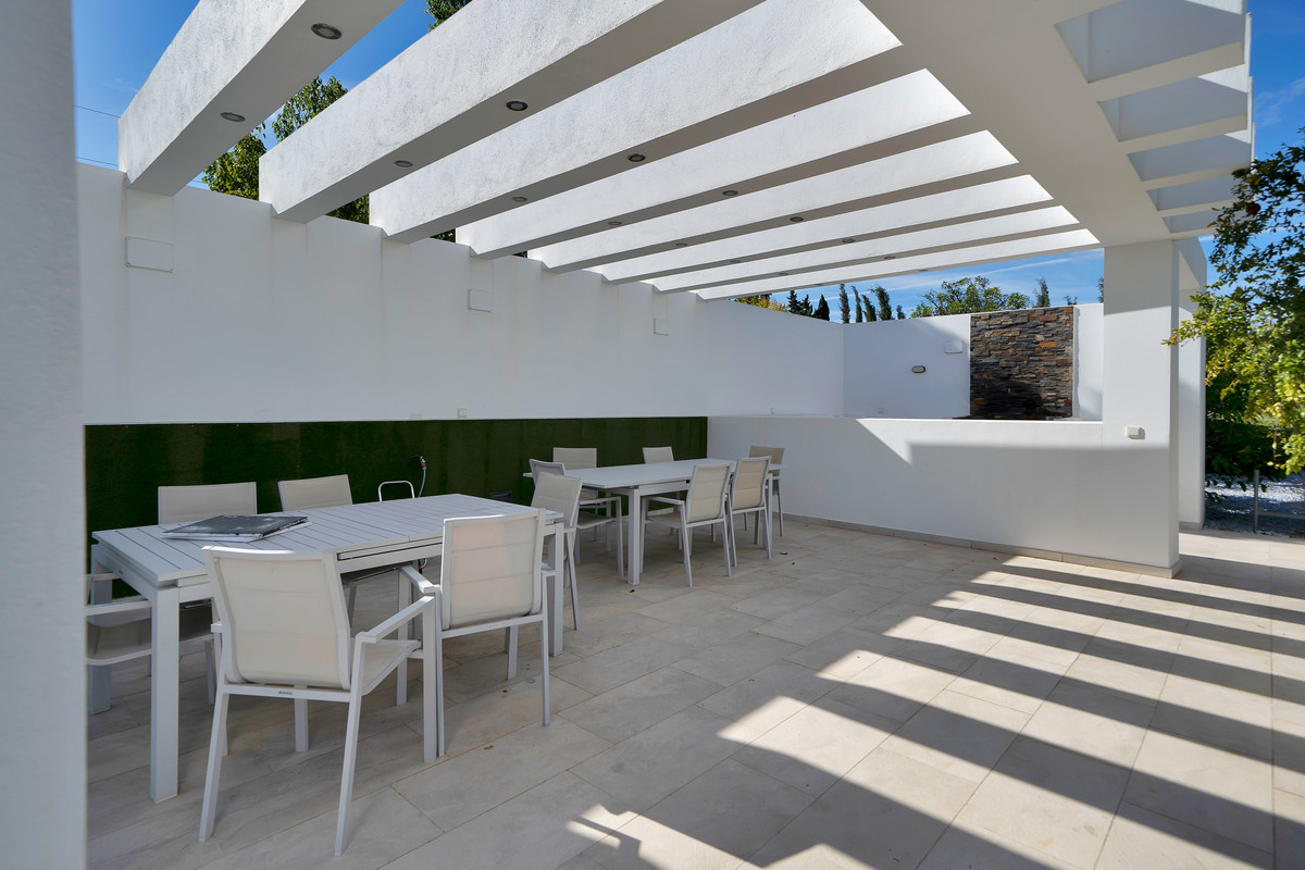3 Bed Apartment for sale in Estepona Costa Del Sol, Málaga, Spain