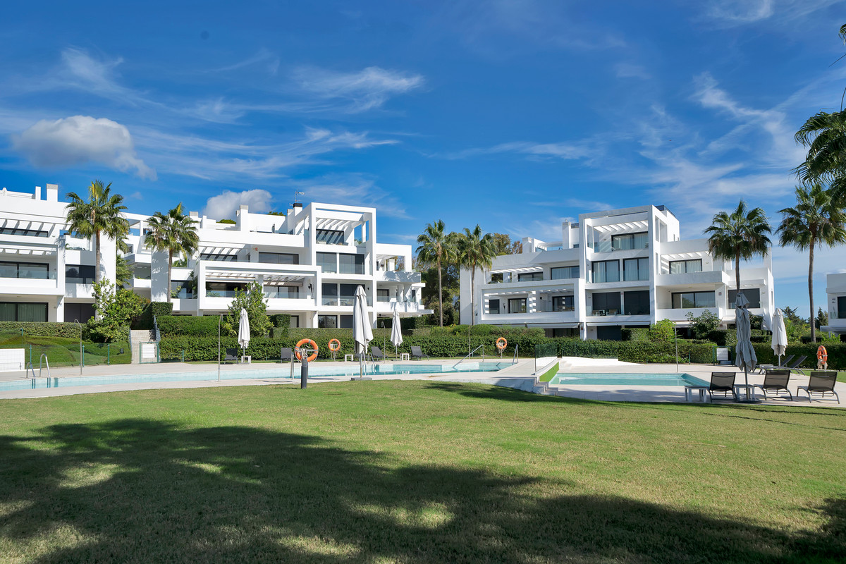 3 Bed Apartment for sale in Estepona Costa Del Sol, Málaga, Spain