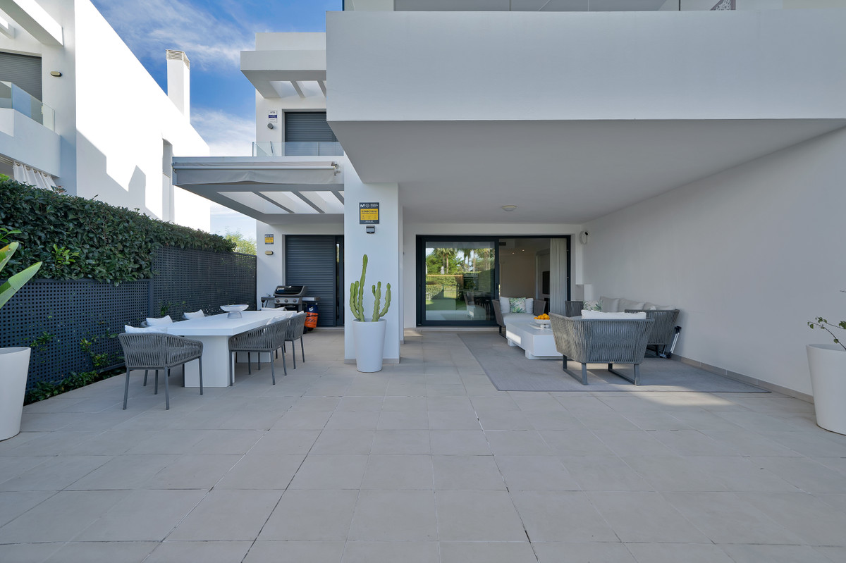 3 Bed Apartment for sale in Estepona Costa Del Sol, Málaga, Spain