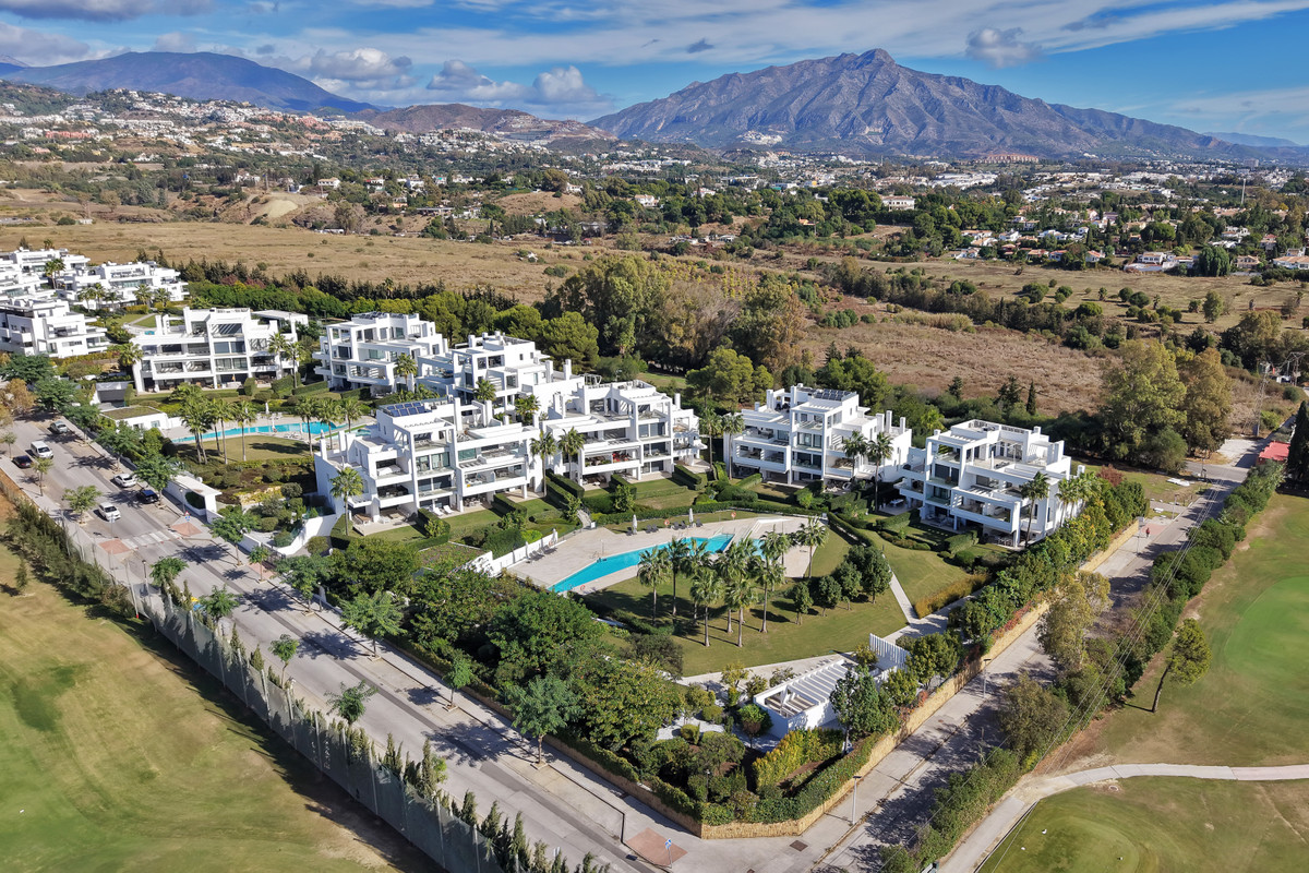 3 Bed Apartment for sale in Estepona Costa Del Sol, Málaga, Spain