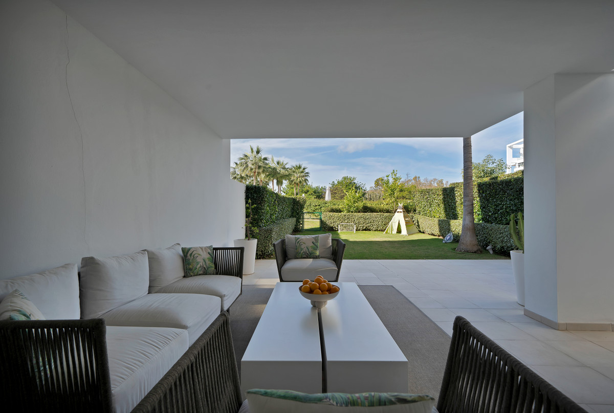 3 Bed Apartment for sale in Estepona Costa Del Sol, Málaga, Spain