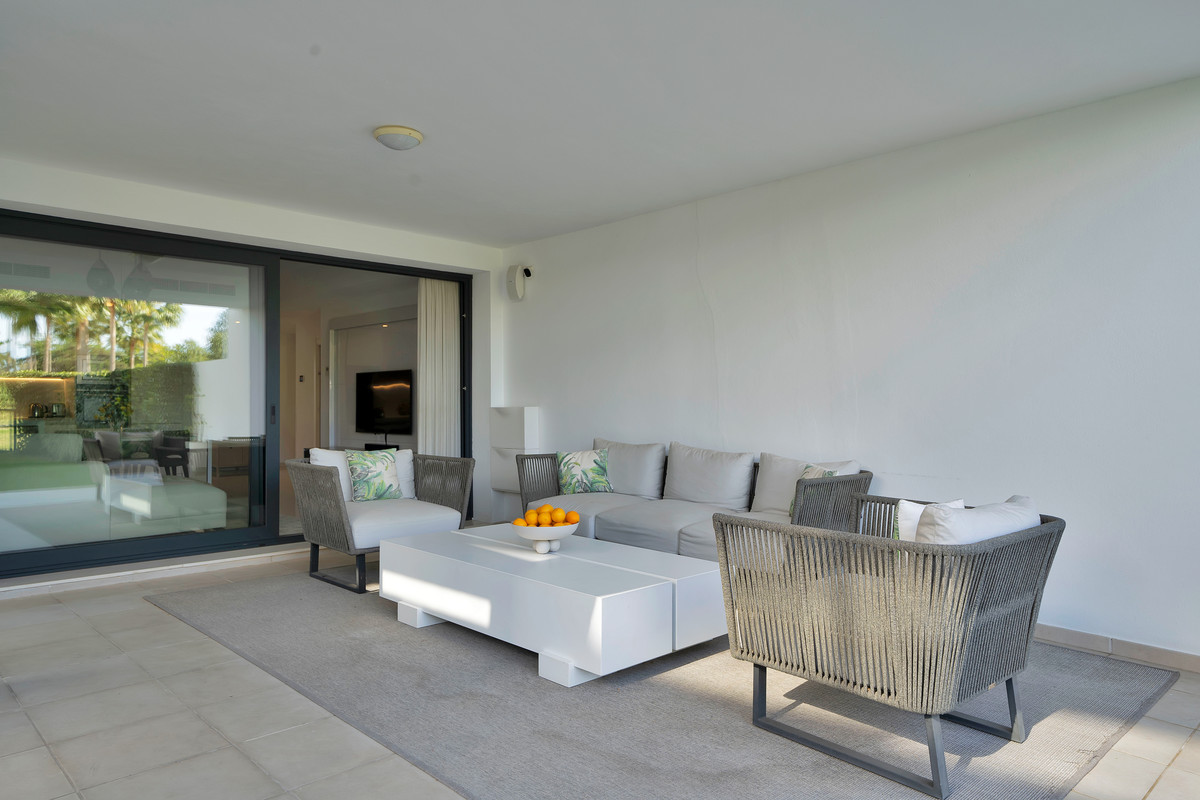 3 Bed Apartment for sale in Estepona Costa Del Sol, Málaga, Spain