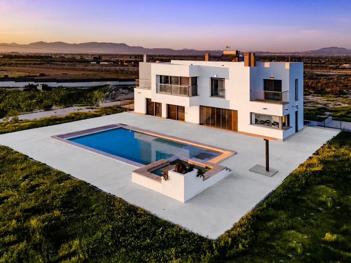 5 Bed Townhouse for sale in La Marina Costa Blanca, Alicante, Spain