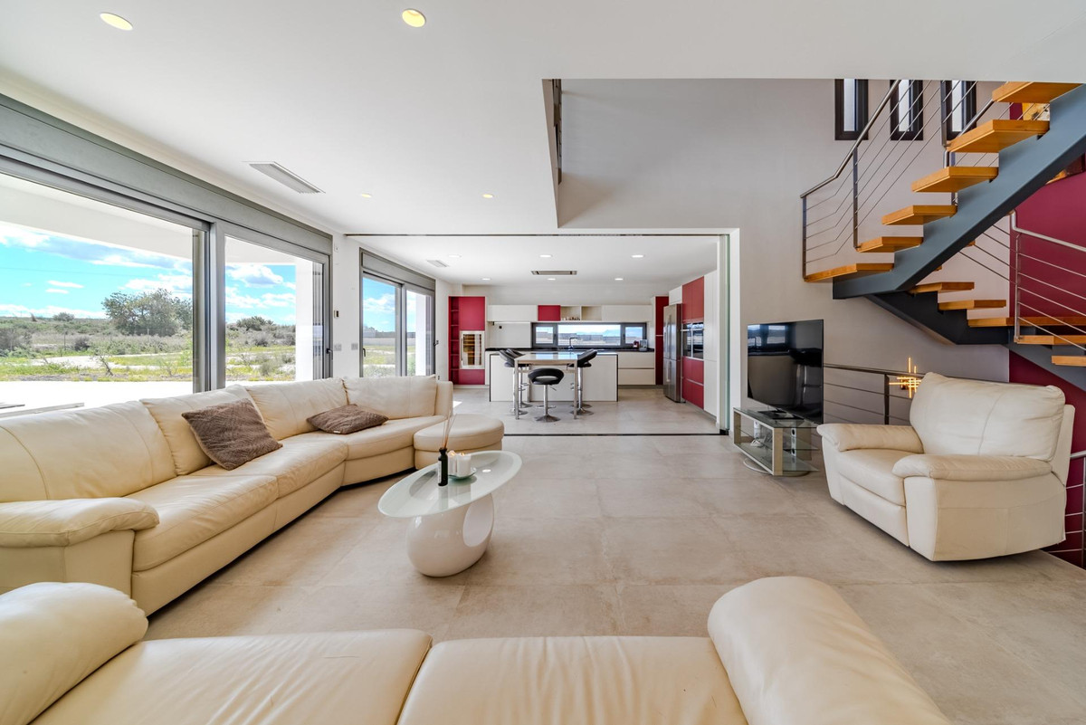 5 Bed Townhouse for sale in La Marina Costa Blanca, Alicante, Spain