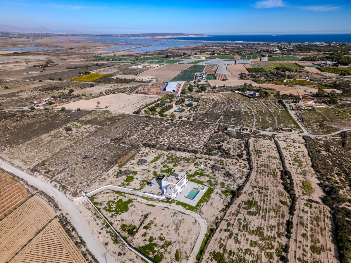 5 Bed Townhouse for sale in La Marina Costa Blanca, Alicante, Spain