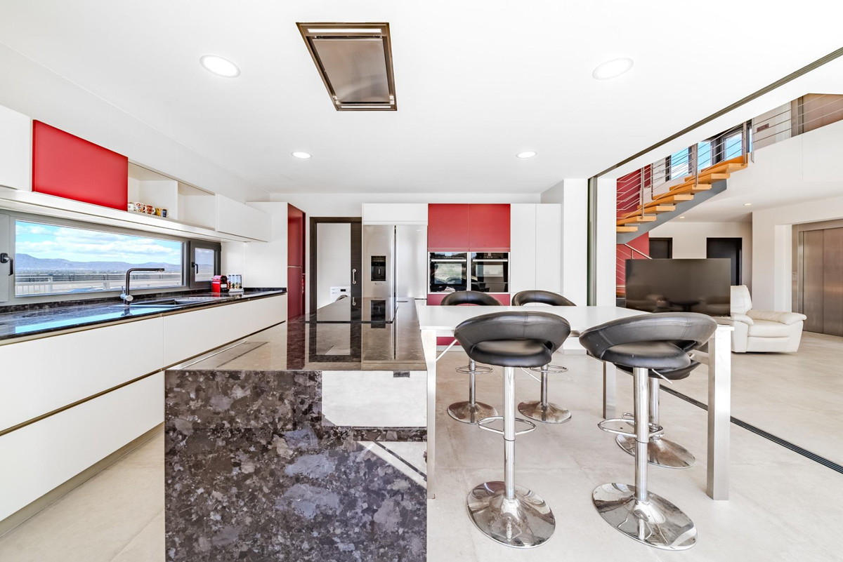 5 Bed Townhouse for sale in La Marina Costa Blanca, Alicante, Spain