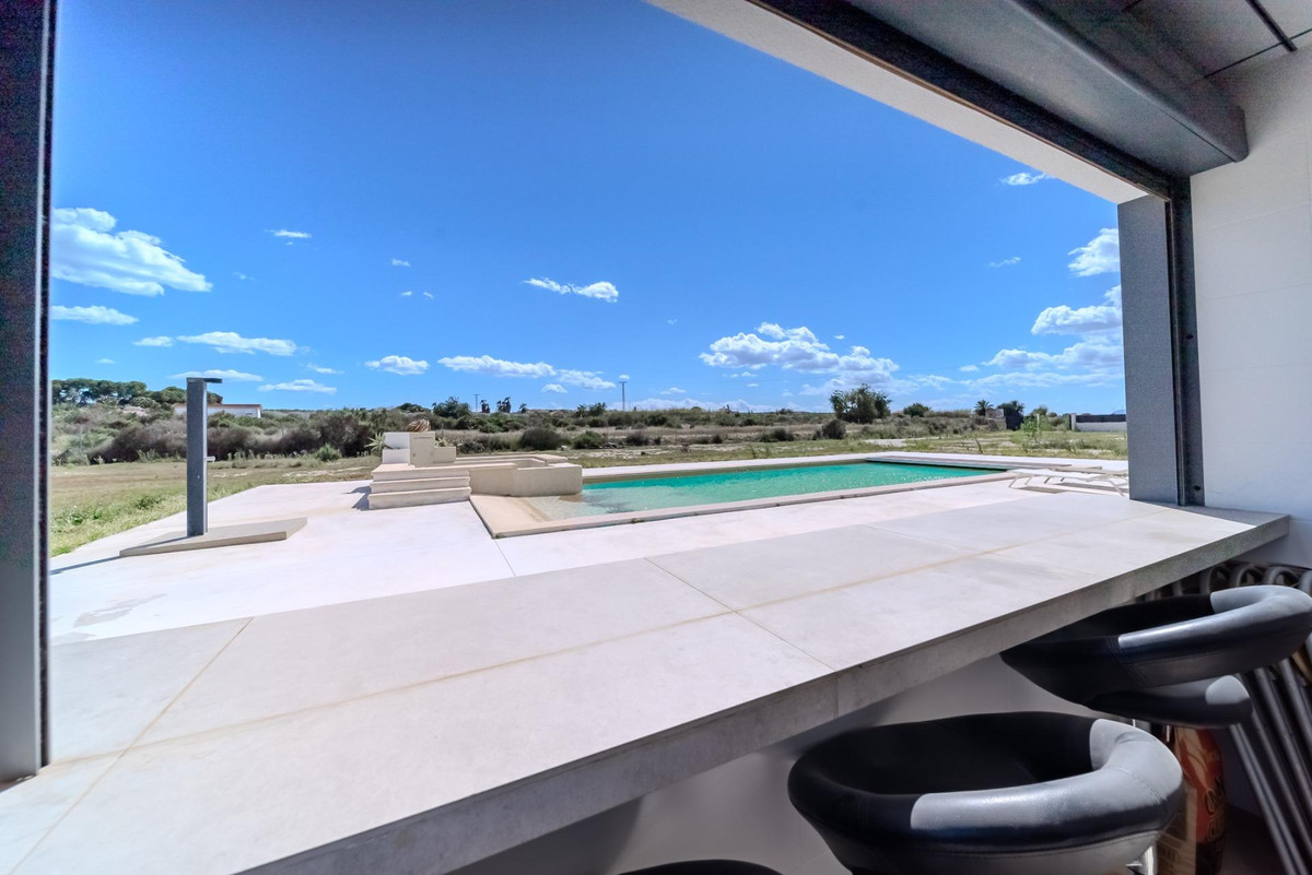 5 Bed Townhouse for sale in La Marina Costa Blanca, Alicante, Spain