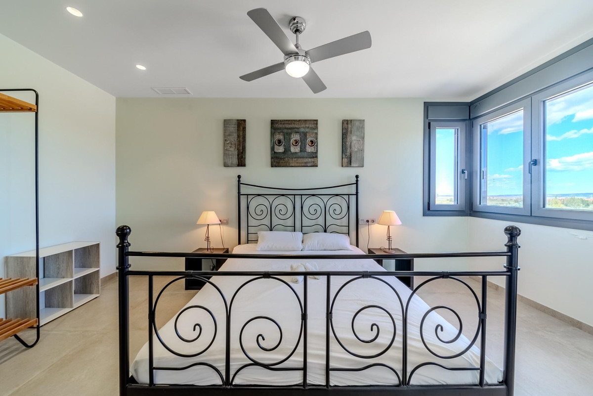 5 Bed Townhouse for sale in La Marina Costa Blanca, Alicante, Spain