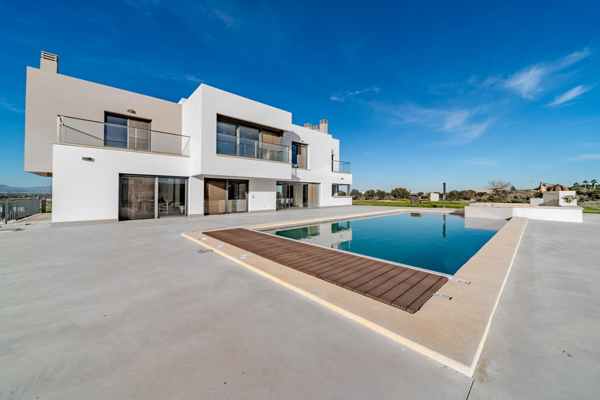 5 Bed Townhouse for sale in La Marina Costa Blanca, Alicante, Spain