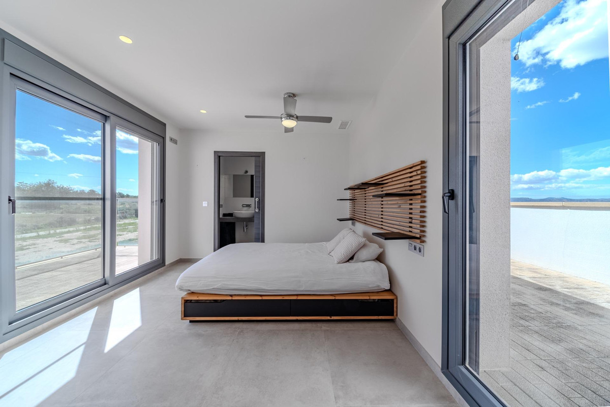 5 Bed Townhouse for sale in La Marina Costa Blanca, Alicante, Spain