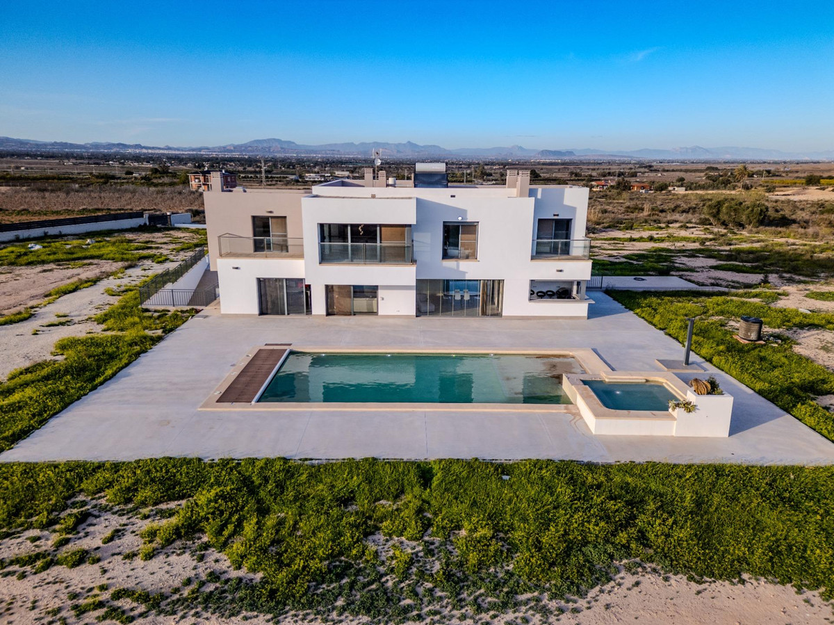 5 Bed Townhouse for sale in La Marina Costa Blanca, Alicante, Spain