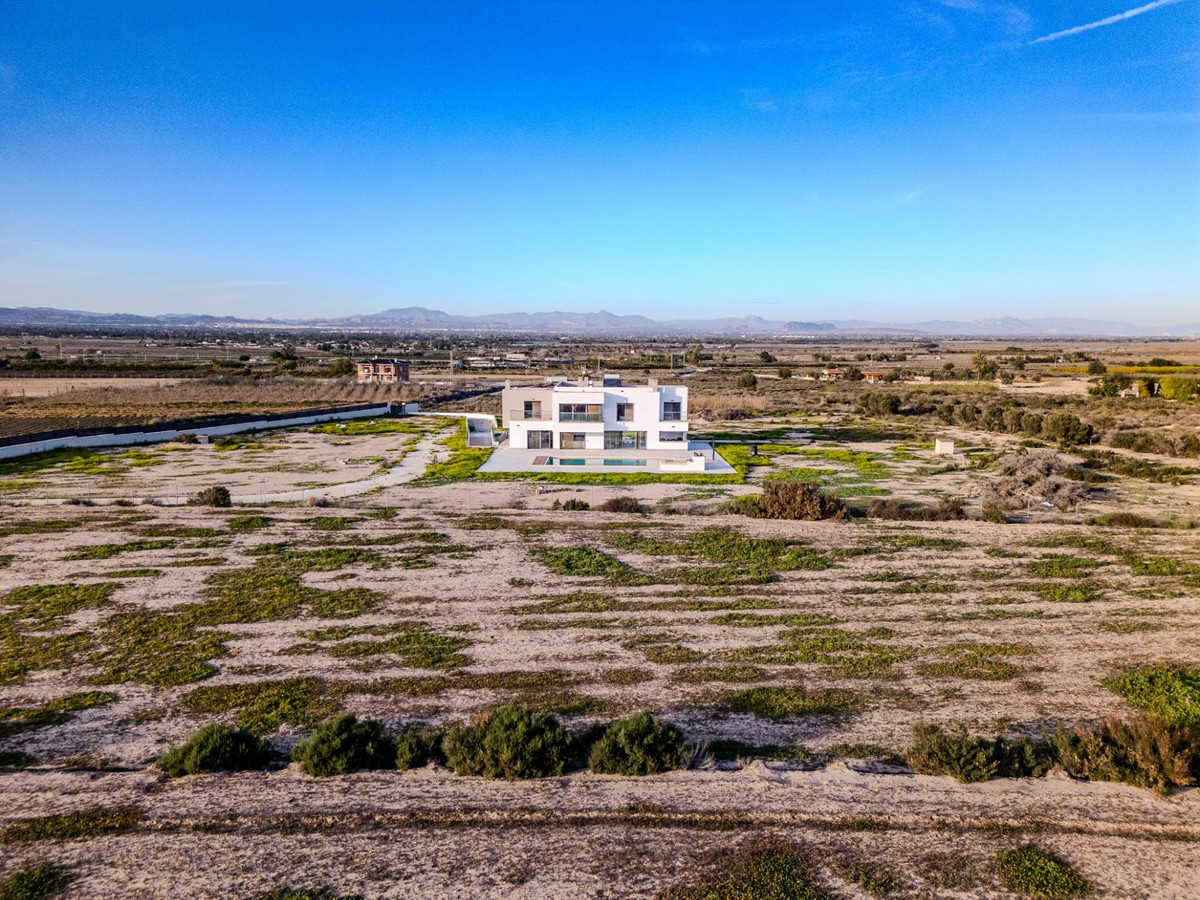 5 Bed Townhouse for sale in La Marina Costa Blanca, Alicante, Spain