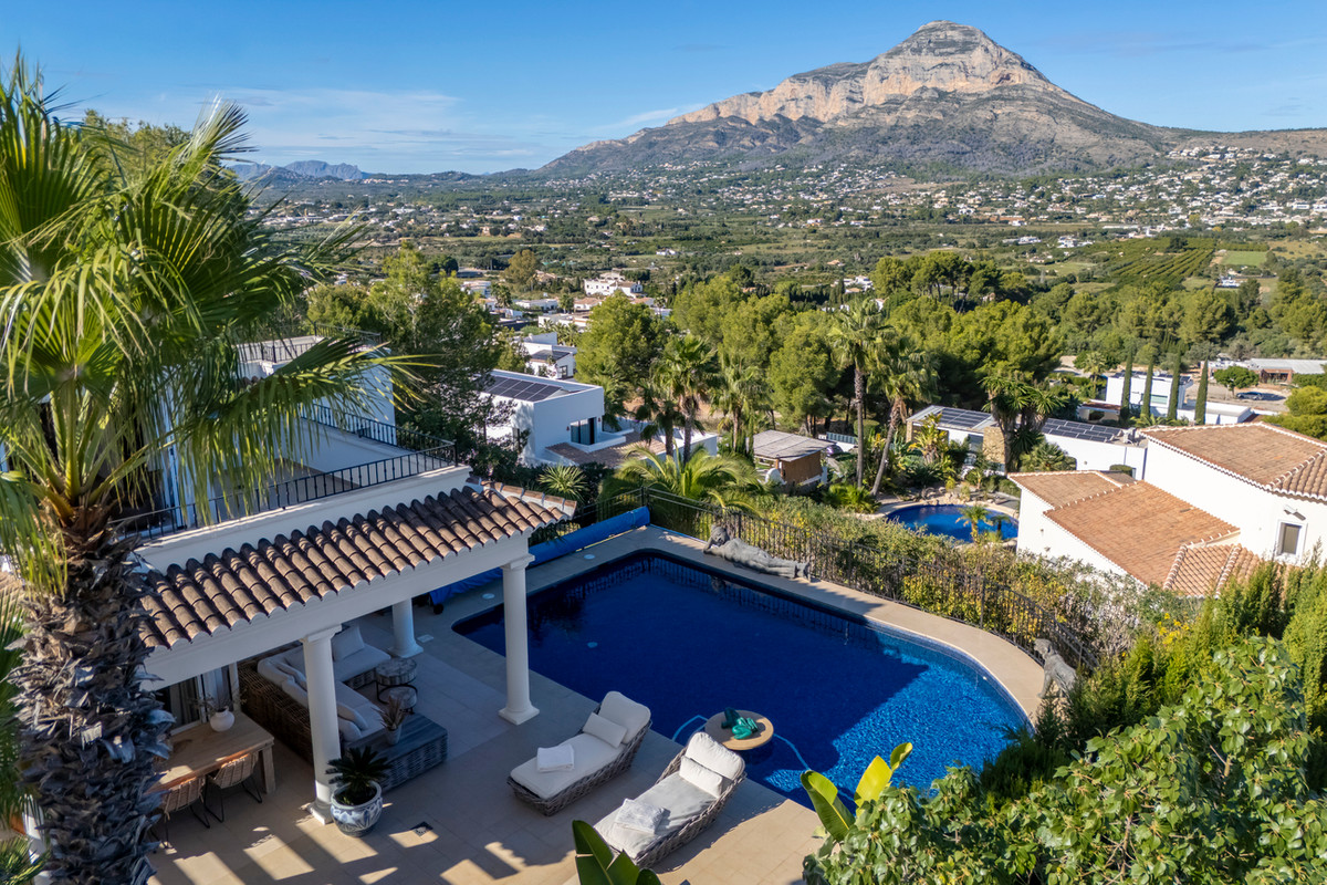 4 Bed Townhouse for sale in Javea Costa Blanca, Alicante, Spain