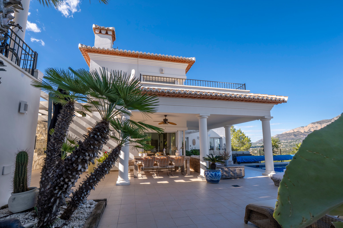 4 Bed Townhouse for sale in Javea Costa Blanca, Alicante, Spain