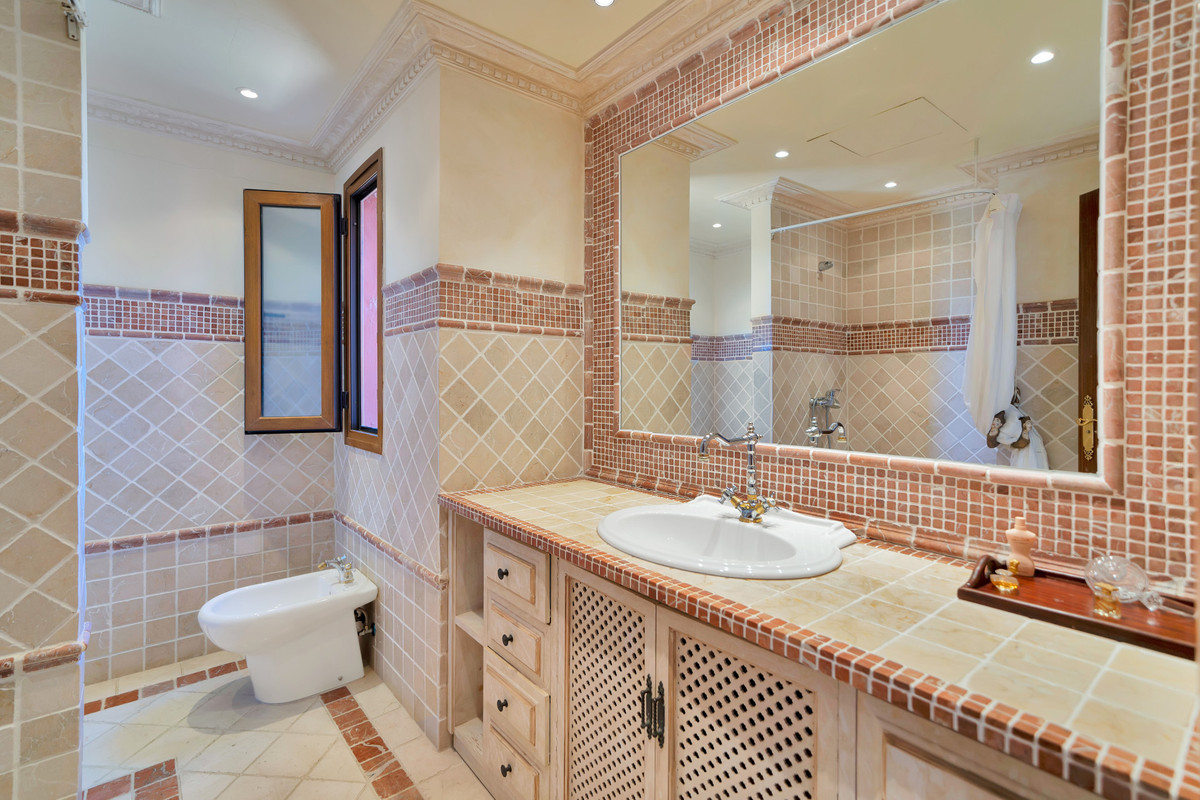 5 Bed Apartment for sale in Guadalmina Baja Costa Del Sol, Málaga, Spain