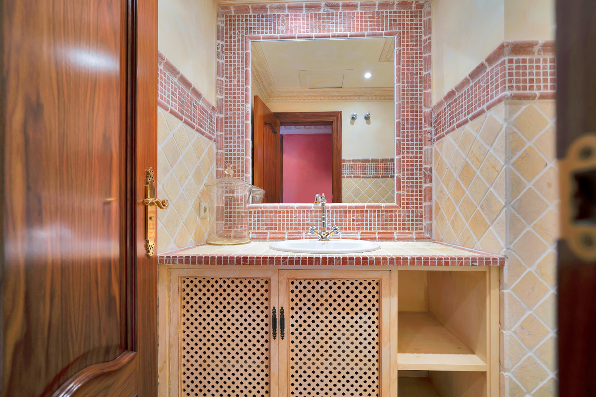 5 Bed Apartment for sale in Guadalmina Baja Costa Del Sol, Málaga, Spain