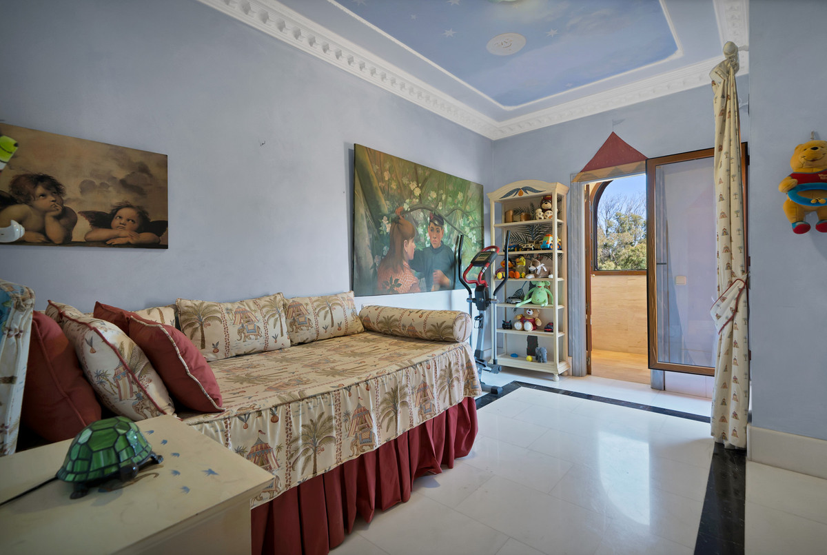 5 Bed Apartment for sale in Guadalmina Baja Costa Del Sol, Málaga, Spain