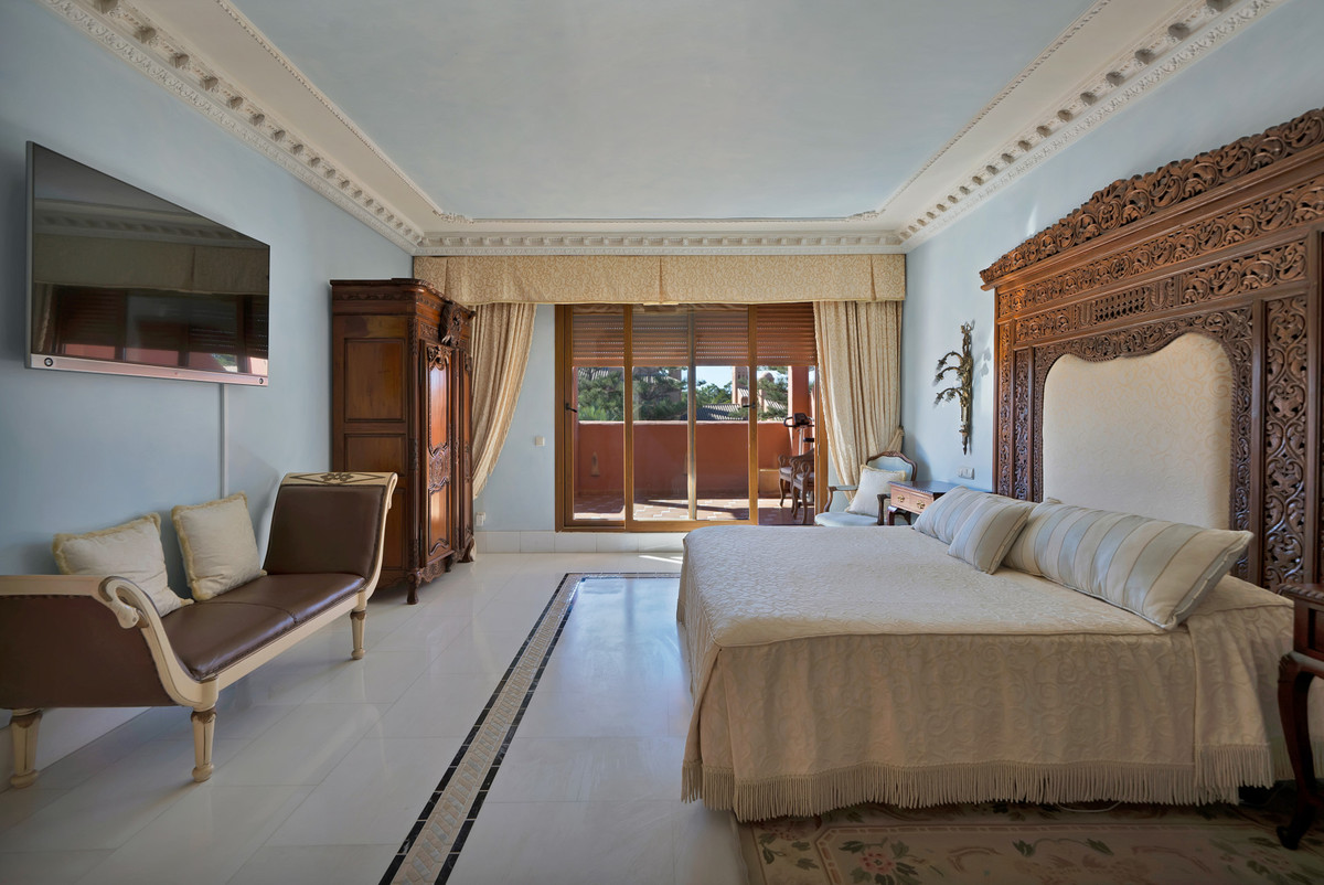 5 Bed Apartment for sale in Guadalmina Baja Costa Del Sol, Málaga, Spain