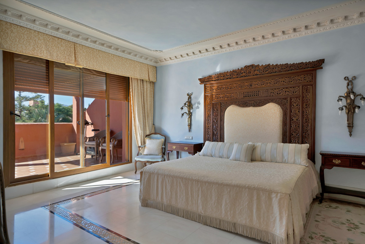 5 Bed Apartment for sale in Guadalmina Baja Costa Del Sol, Málaga, Spain