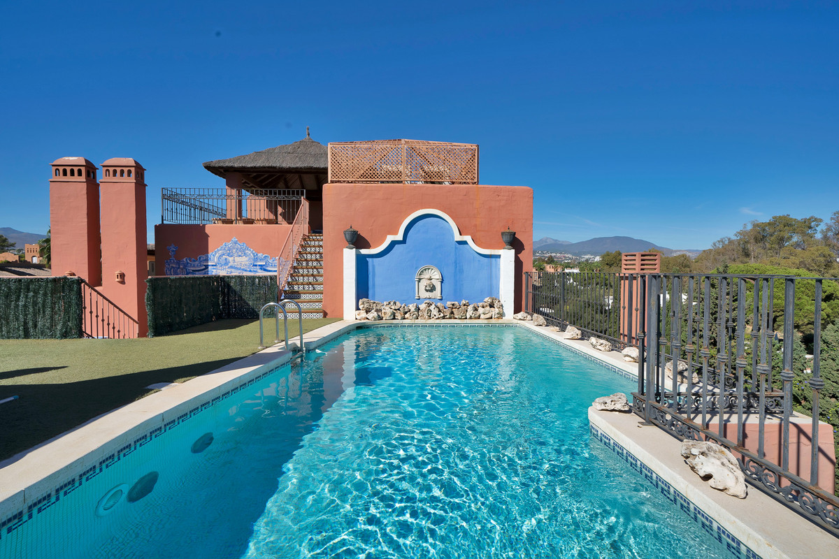 5 Bed Apartment for sale in Guadalmina Baja Costa Del Sol, Málaga, Spain