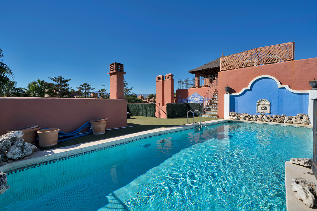 5 Bed Apartment for sale in Guadalmina Baja Costa Del Sol, Málaga, Spain