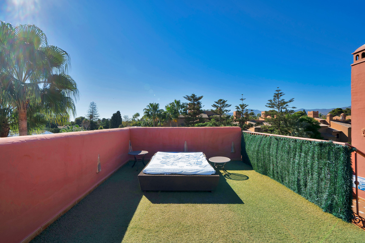 5 Bed Apartment for sale in Guadalmina Baja Costa Del Sol, Málaga, Spain