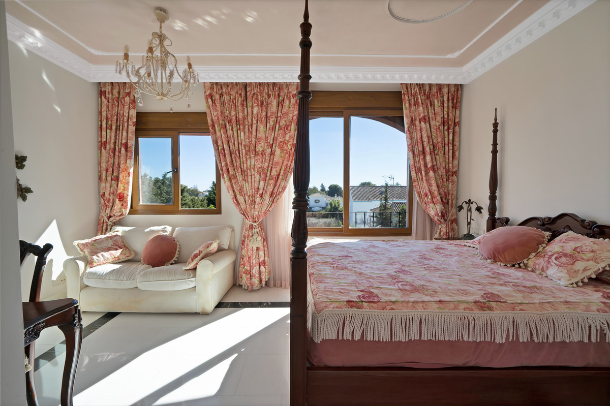 5 Bed Apartment for sale in Guadalmina Baja Costa Del Sol, Málaga, Spain